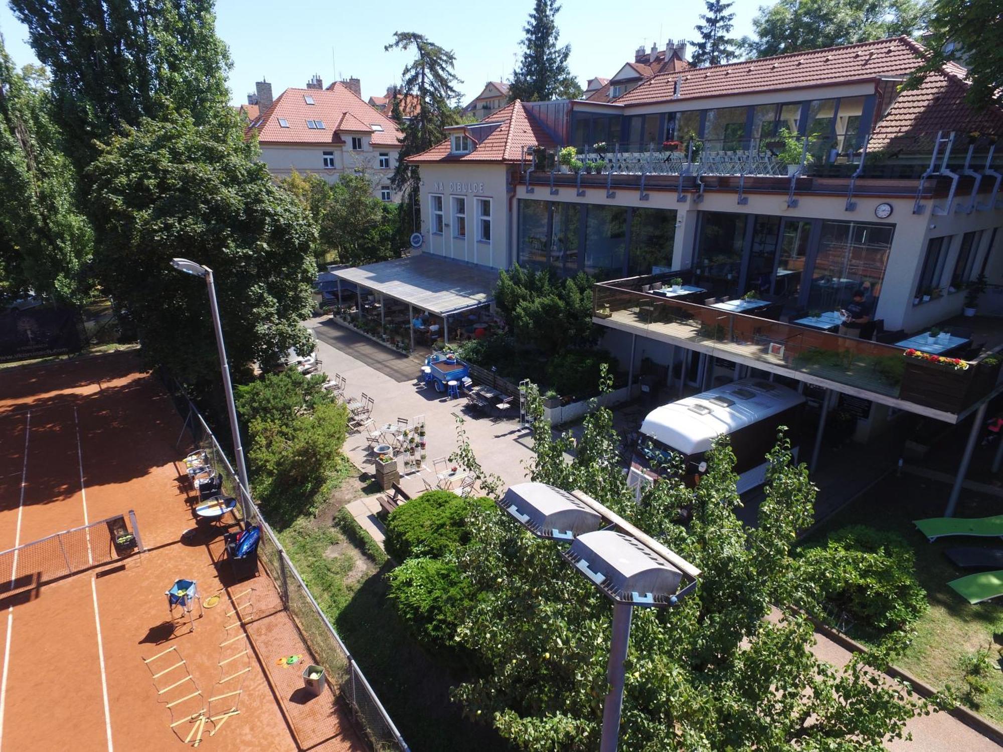 Sport Pension Cibulka Prag Exteriör bild