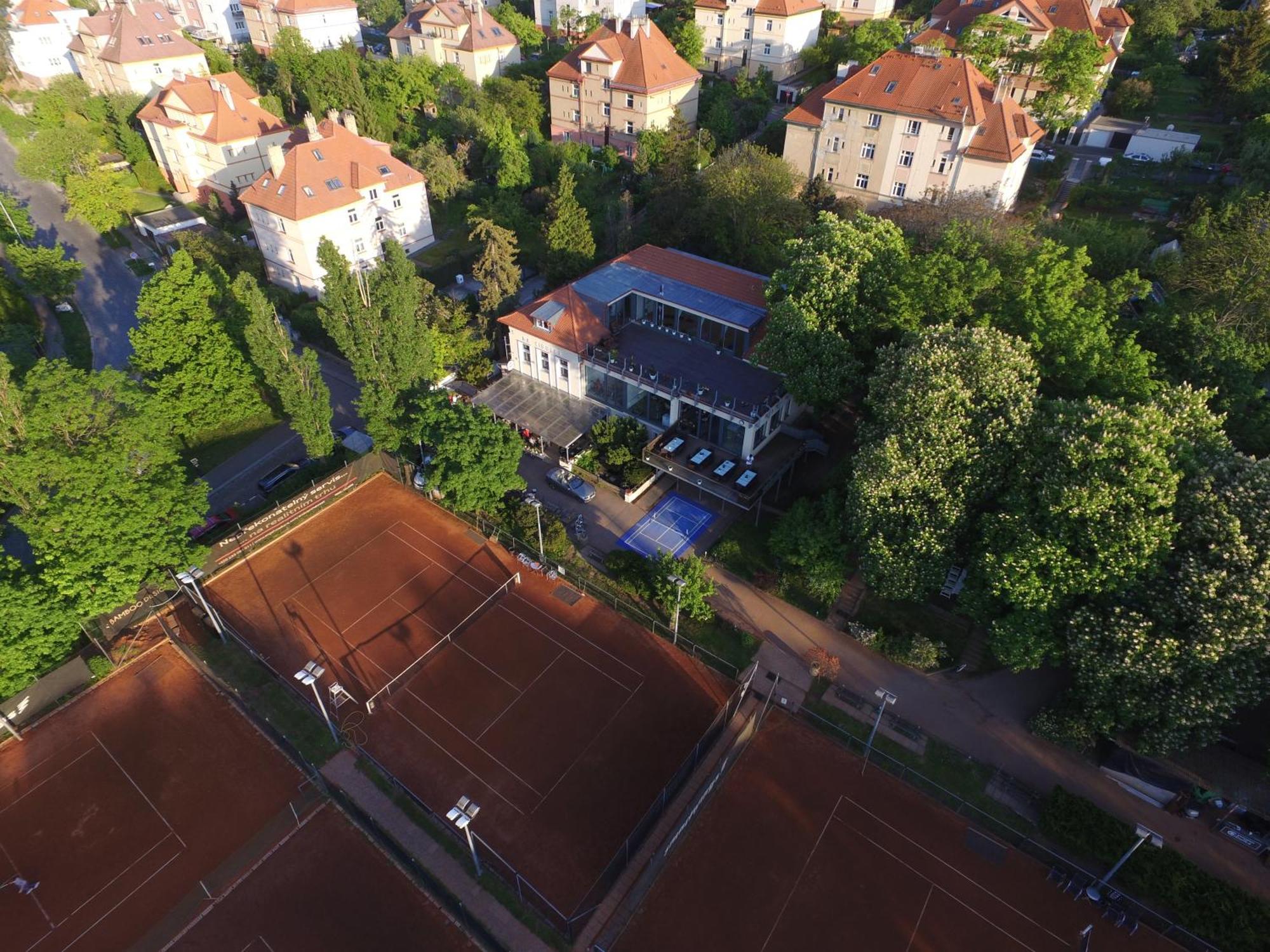 Sport Pension Cibulka Prag Exteriör bild